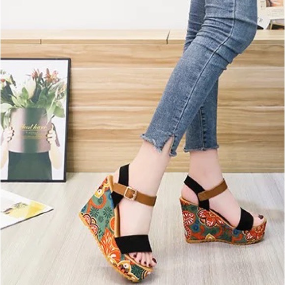 #222 Black Buckle Retro Floral Wedge Platform Heel Shoes - Picture 7 of 8